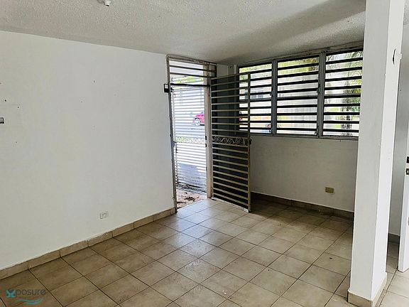 5th image of C 40 3rd St