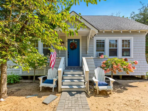 22 Crescent Ave, Ocean Beach, NY 11770