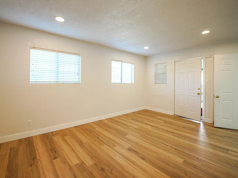 1020 W 11th St #1020 — Photo 10
