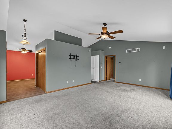 3rd image of 978 Bay View CIRCLE