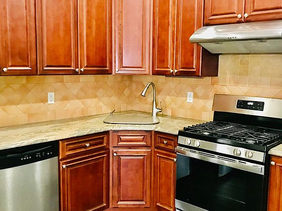 5th image of 8418 25th Ave #1A