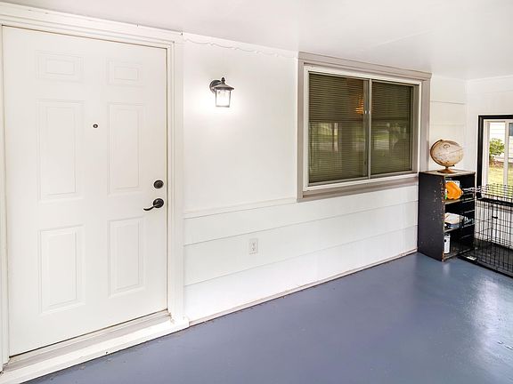 4th image of 1531 Waggoner Ave
