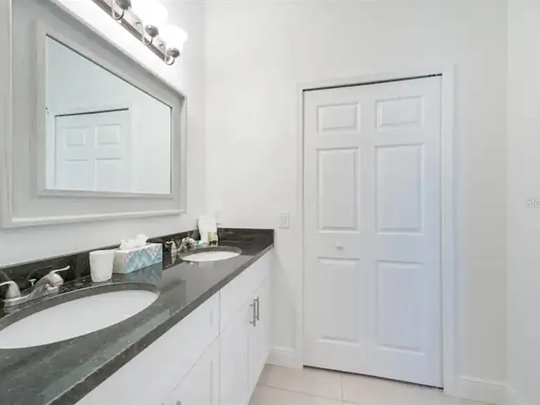 470 Lake Shore Pkwy — Photo 18