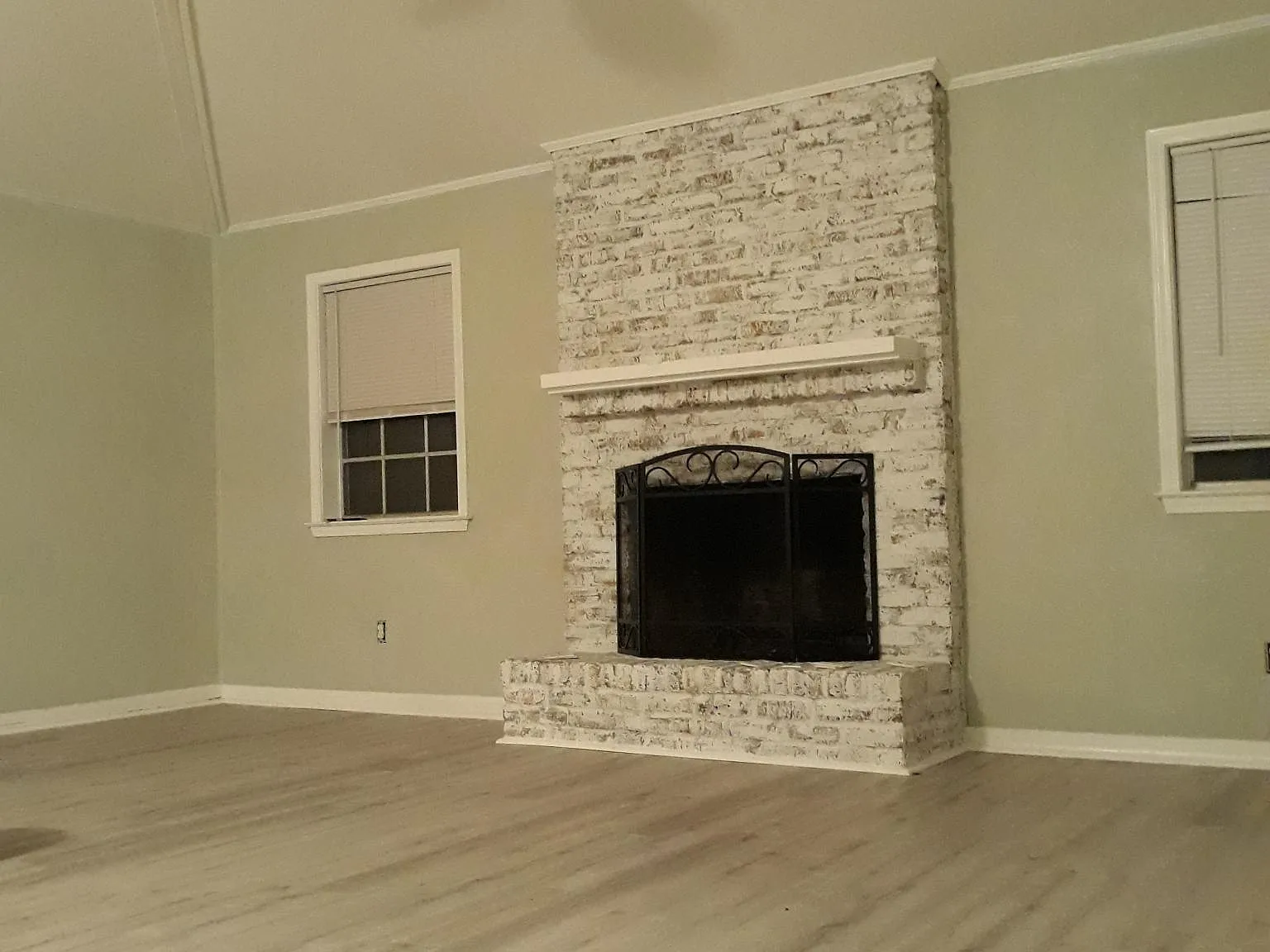 115 Sandlewood Cir N — Photo 4