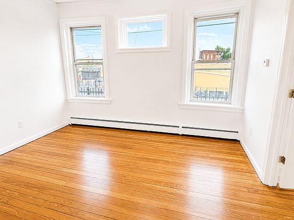 4th image of 754 S 19th St APT 1