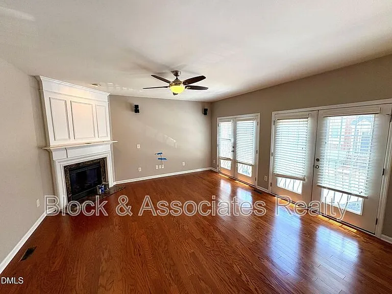 2705 Laurelcherry St — Photo 5