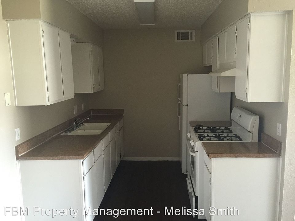 1st image of 300 N Wells Ave APT 101