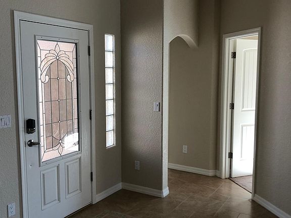 4th image of 3259 Thunderbird Dr
