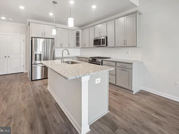 12114 American Chestnut Rd, Bowie, MD 20720