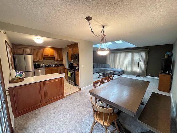 5th image of 525 Ramblewood Ct