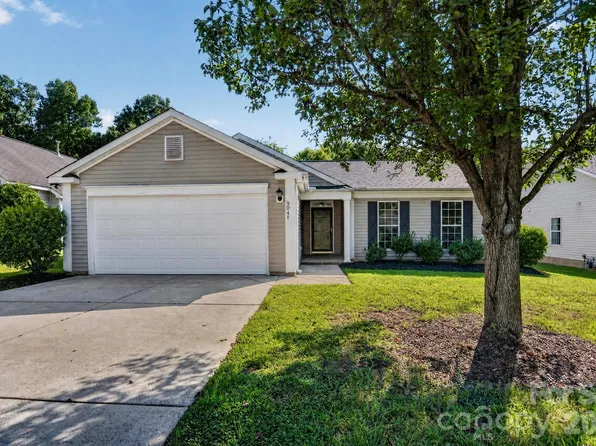 9041 Foggy Meadow Rd, Charlotte, NC 28269