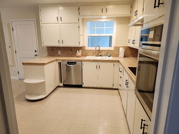 3rd image of 222 Buena Vista Ave