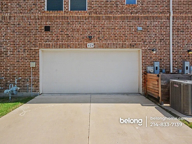 424 Matthew Dr — Photo 4