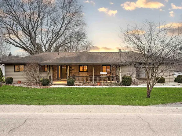 7154 E South Barbee Dr, Pierceton, IN 46562