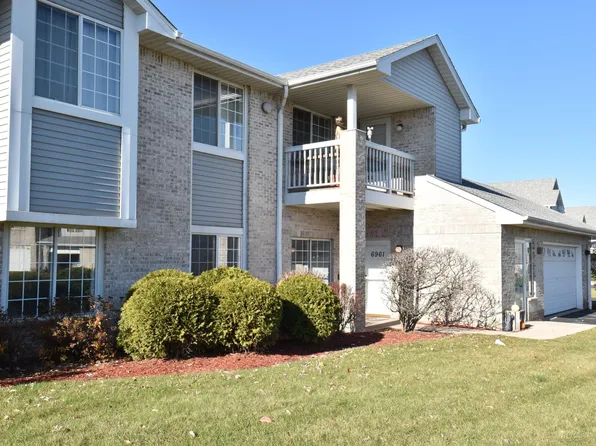 6961 S Rolling Meadows Ct Unit 101, Oak Creek, WI 53154