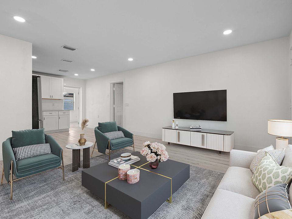 1st image of 2127 Euclid Cir E