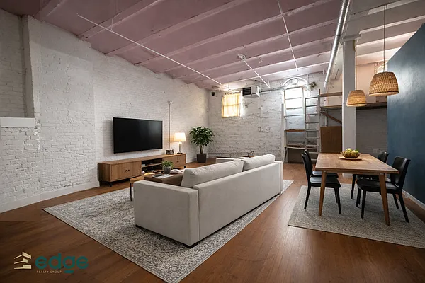 28 Locust Street #202