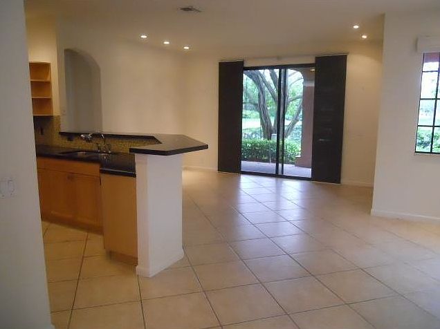 1st image of 2713 Kinsington Cir