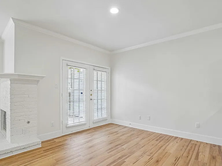 4125 Holland — Photo 23