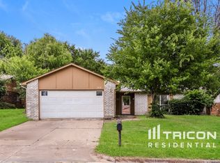 6518 Greenspring Dr, Arlington, TX 76016