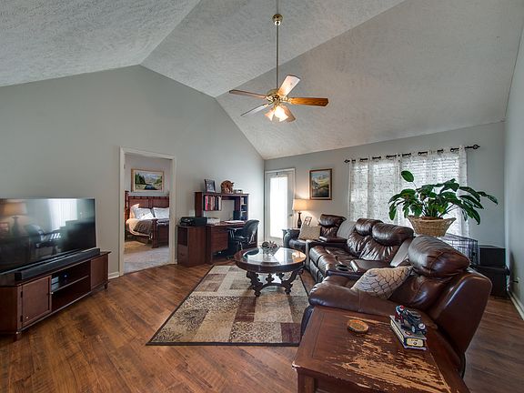 3rd image of 5606 Constantine Dr
