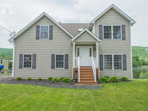 15 Shore Dr, Greenwood Lake, NY 10925