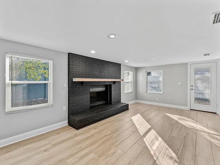 4016 W Nassau St — Photo 16
