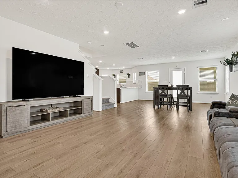 5510 Blackbird Ln — Photo 3