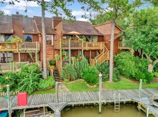 681 Davis Rd, League City, TX 77573