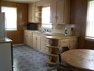 Kitchen open concept w/dining