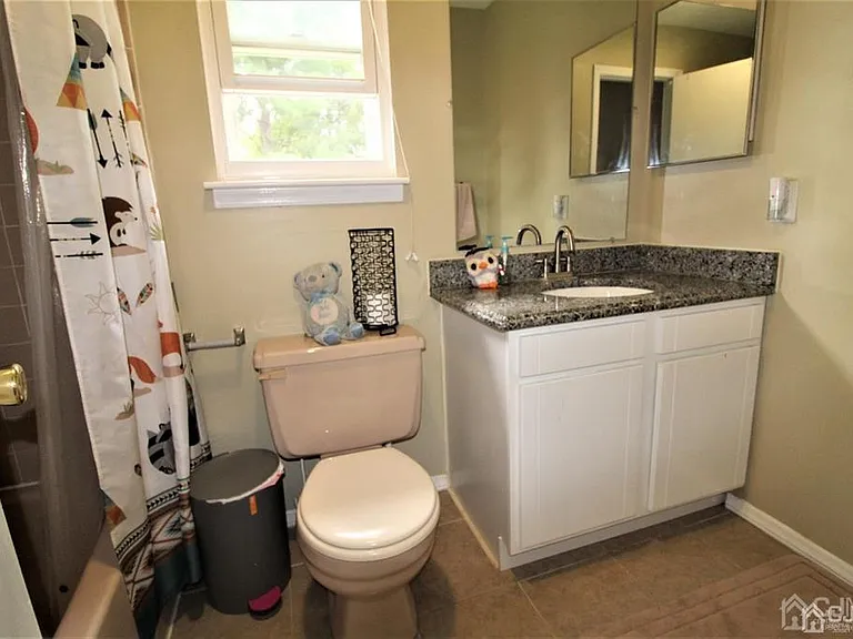 47 Linden Ln — Photo 19