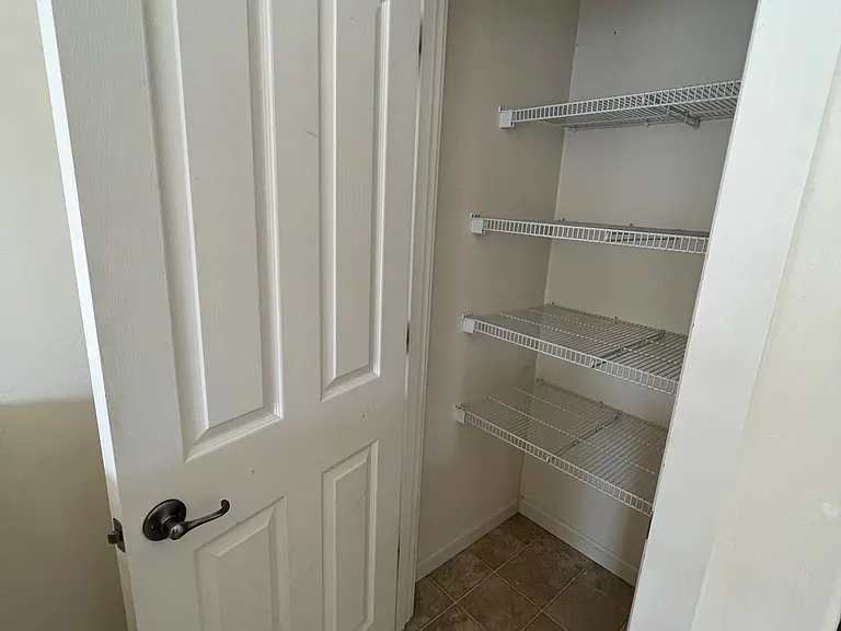 476 Clinton St — Photo 12