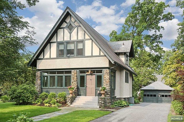 1st image of 21 Bedford Pl
