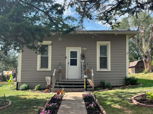 913 S 1st St, Oskaloosa, IA 52577