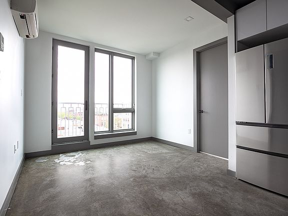 5th image of 410 Tompkins Ave #7F