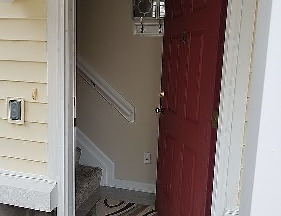 Entry way/stairs to unit