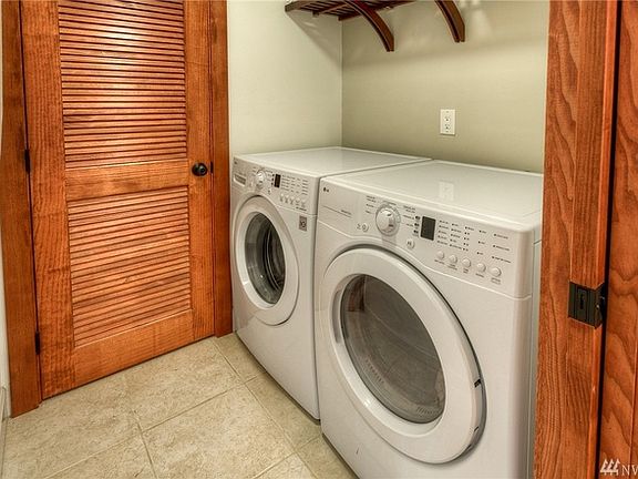 3rd image of 16605 SE 12th St