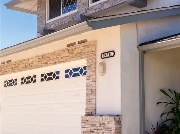 19581 Sanderson Ln, Huntington Beach, CA 92646