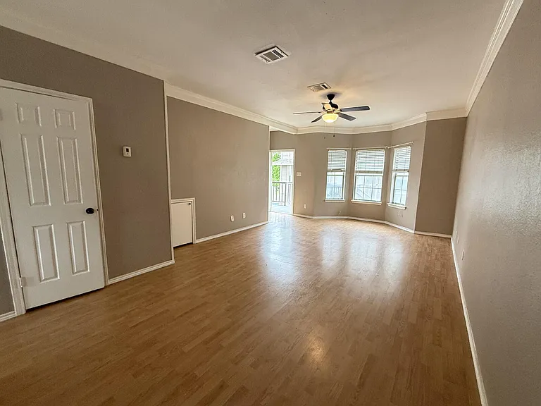 1327 Speight Ave — Photo 5
