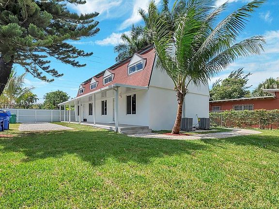 4th image of 2805 NW 11th St #2807