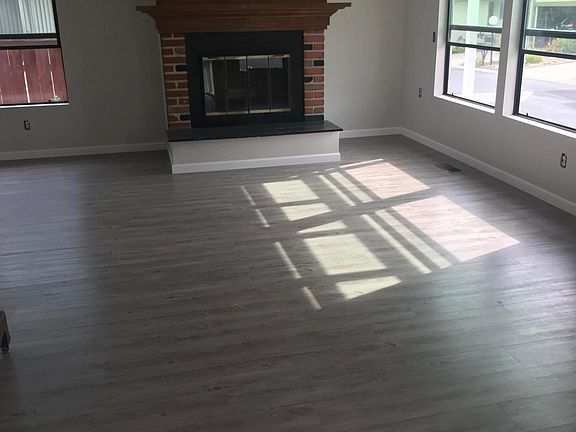 4th image of 1220 Johnson Dr Spc 33