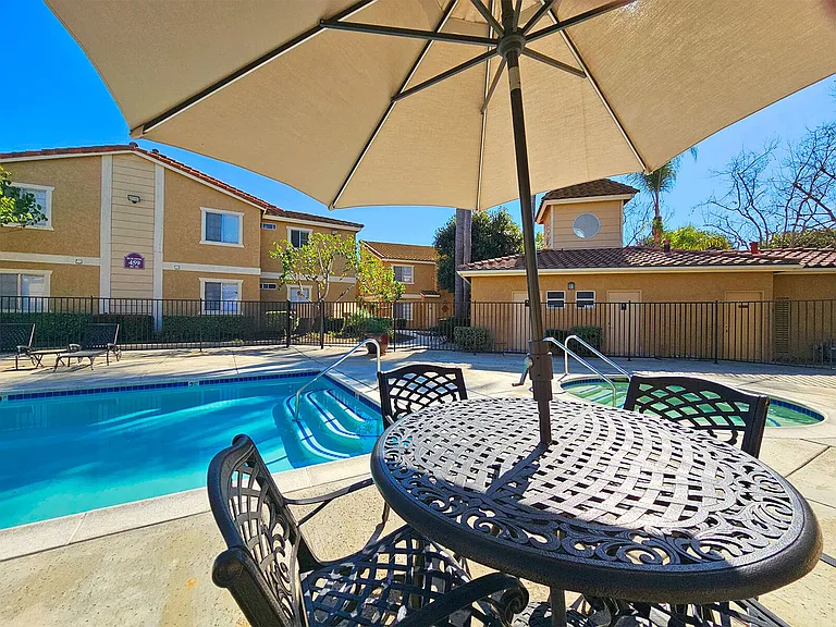 Valley View Apartments — Photo 20