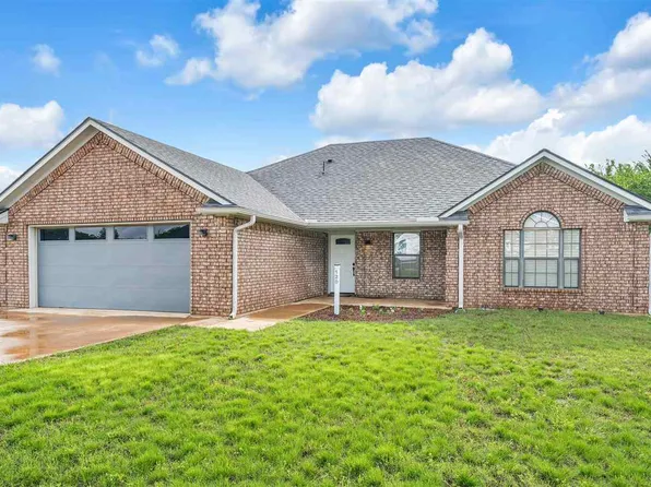 120 NE Deerfield Dr, Elgin, OK 73538