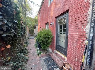 792 S Front St #1R, Philadelphia, PA 19147