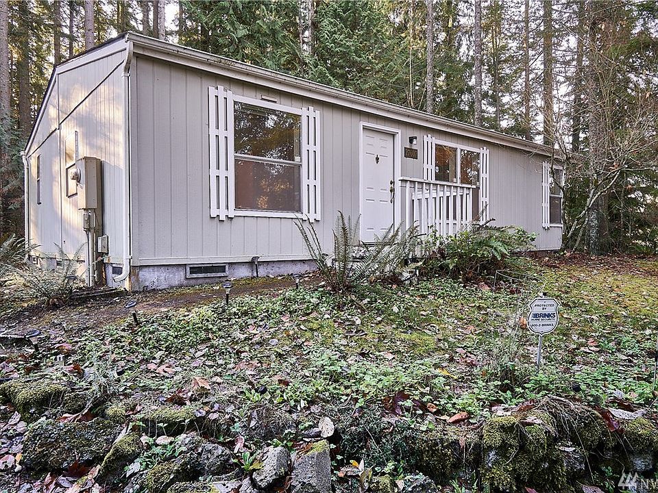 1992 Home on an acre lot in Hobart.