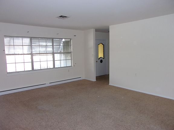 5th image of 128D Farrington Ct