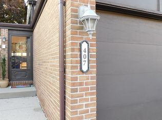 407 Country Club Dr, Saint Clair Shores, MI 48082