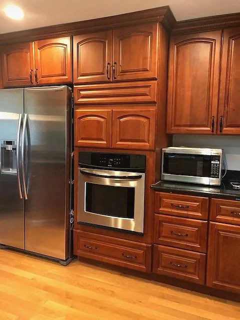 3 bed, 2.5 bath, 1860 sqft, $4,000 — Photo 2