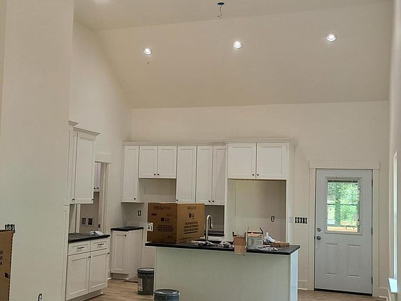 3rd image of 440 Hotwater Rd