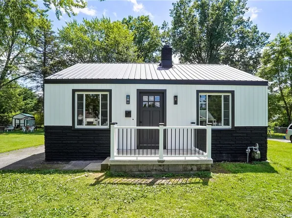 165 Mansell Dr, Youngstown, OH 44505